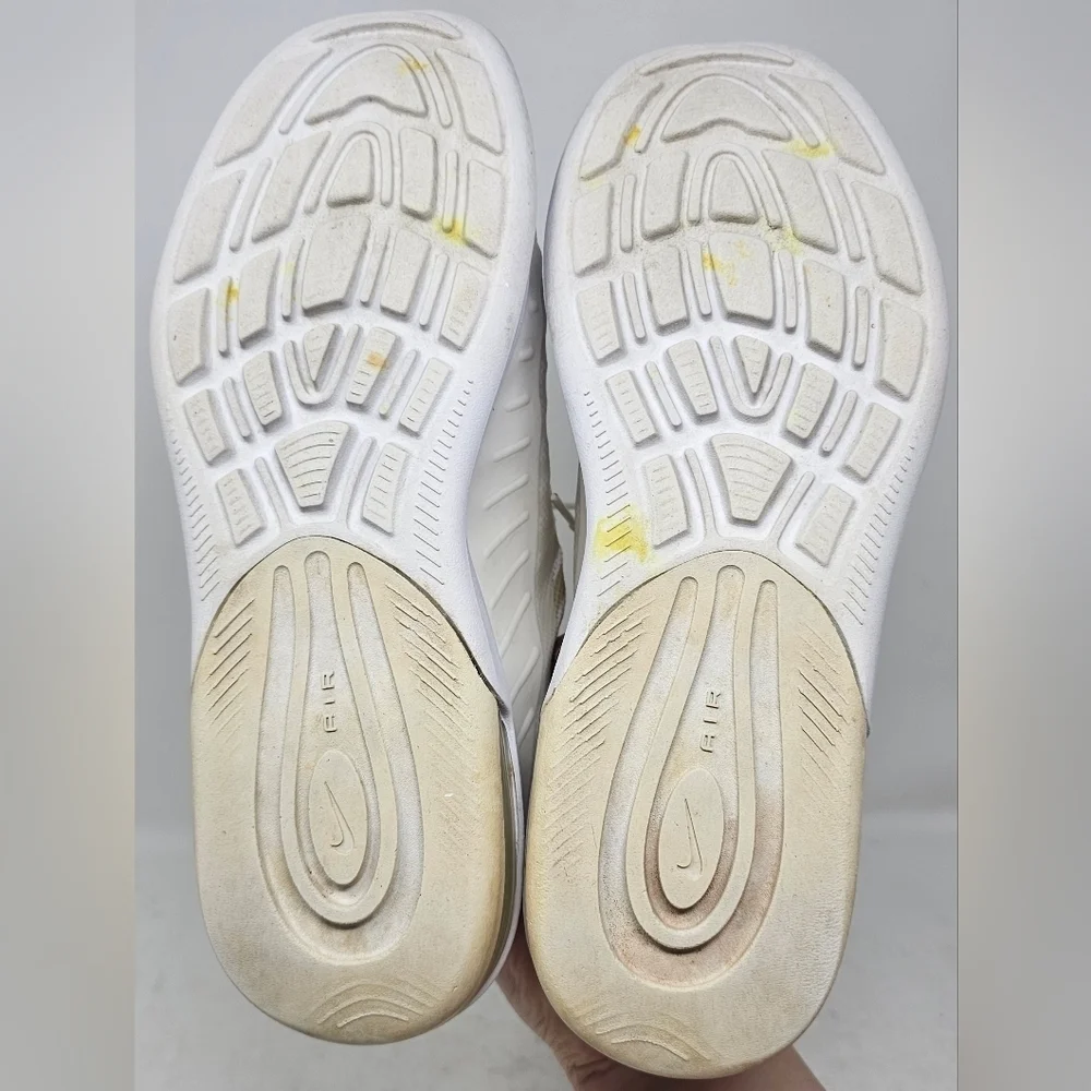 Nike Women's Air Max Axis Triple White Athletic Sneakers SZ 8.5 Style AA2168-100